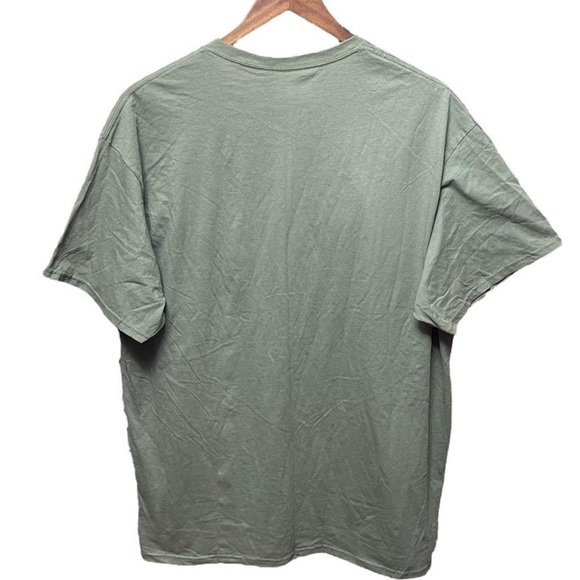 blank olive green front pocket short sleeve crewneck spring summer work T-shirt - Picture 5 of 5